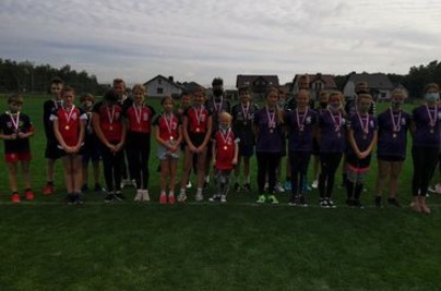 Sztafetowe biegi przełajowe - mistrzostwa gminy Krzywiń