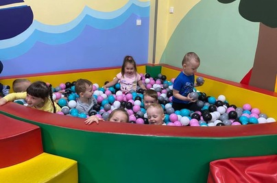 Wyjazd przedszkolaków z Jerki na Salę Zabaw 