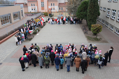 Szkoła do Hymnu