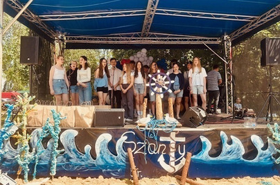 Wolontariusze na Czerwcówce w DPS Mościszki – żeglarska przygoda pełna radości i wspólnoty!