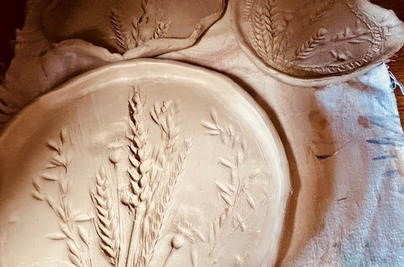 Wizyta wolontariuszy w Środowiskowym Domu Samopomocy w Krzywiniu – twórcze spotkanie pełne serdeczności!