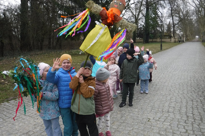 „SŁONECZKA” WITAJĄ WIOSNĘ